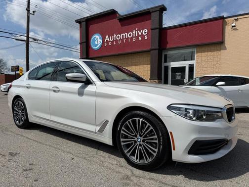White 2019 BMW 530 i xDrive