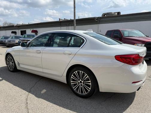 White 2019 BMW 530 i xDrive