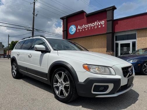 Ice White 2012 Volvo XC70 T6