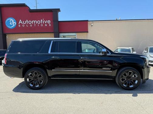 Black 2019 GMC Yukon XL Denali
