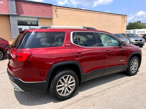 2017 GMC Acadia SLE-2