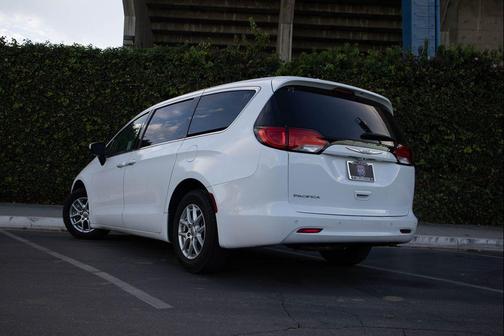 2018 Chrysler Pacifica LX