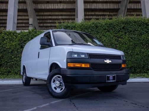 Summit White 2022 Chevrolet Express 2500 LT