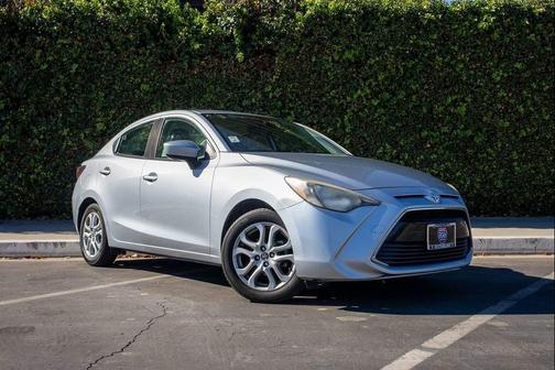 2017 Toyota Yaris iA Base