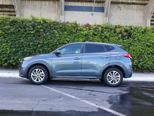 Coliseum Gray 2017 Hyundai TUCSON SE