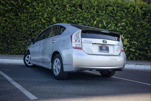 2010 Toyota Prius III