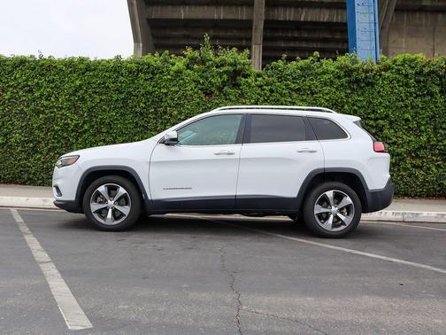 Bright White Clearcoat 2019 Jeep Cherokee Limited