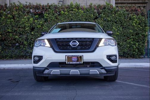 2020 Nissan Pathfinder SL 2WD