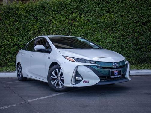 Blizzard Pearl 2019 Toyota Prius Prime Advanced