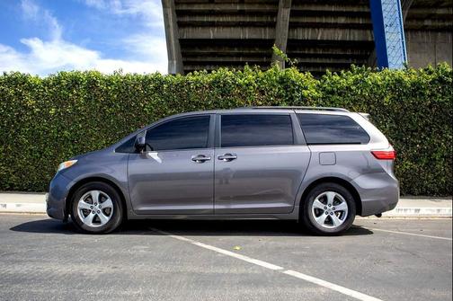 2015 Toyota Sienna LE