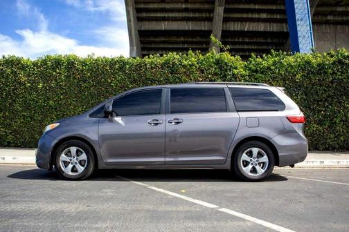 2015 Toyota Sienna LE
