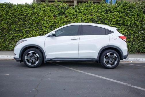 White Orchid Pearl 2018 Honda HR-V EX-L w/Navigation