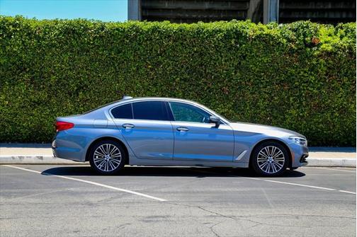 2018 BMW 530 530i