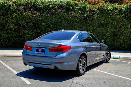 2018 BMW 530 530i