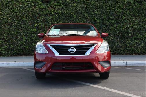 2019 Nissan Versa 1.6 S+