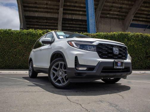 Platinum White Pearl 2022 Honda Passport 2WD EX-L