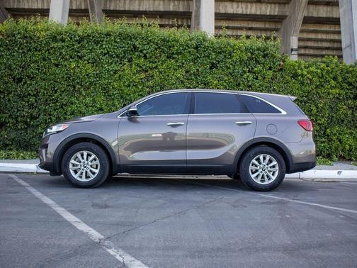 Dragon Brown 2019 Kia Sorento LX