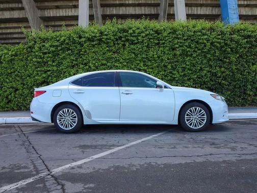 Starfire Pearl 2014 Lexus ES 350 Base