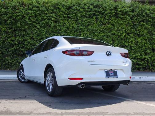 Snowflake White Pearl Mica 2019 Mazda Mazda3 FWD