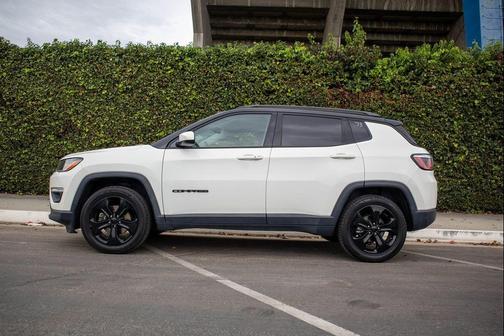 White Clearcoat 2018 Jeep Compass Latitude