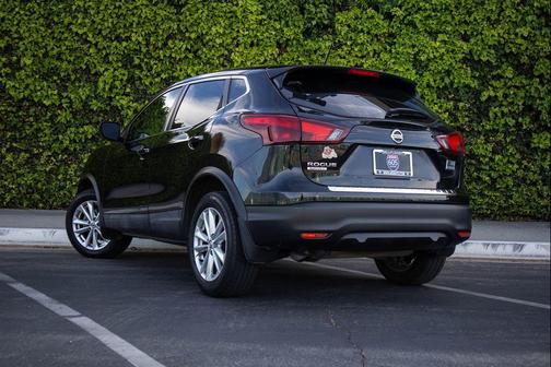 2017 Nissan Rogue Sport S
