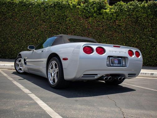 Sebring Silver Metallic 1999 Chevrolet Corvette Base