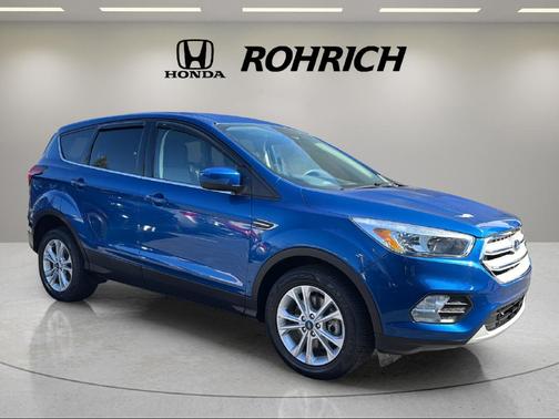 Lightning Blue Metallic 2019 Ford Escape SE