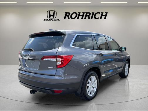 Modern Steel Metallic 2021 Honda Pilot LX