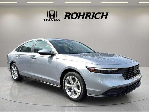 Lunar Silver Metallic 2023 Honda Accord LX