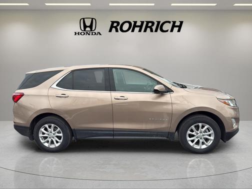 Sandy Ridge Metallic 2019 Chevrolet Equinox 1LT