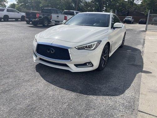 Photo 2 of 2 of 2020 INFINITI Q60 3.0t LUXE