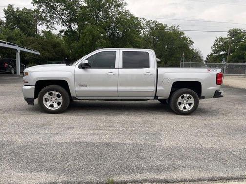 Photo 2 of 2 of 2018 Chevrolet Silverado 1500 LT
