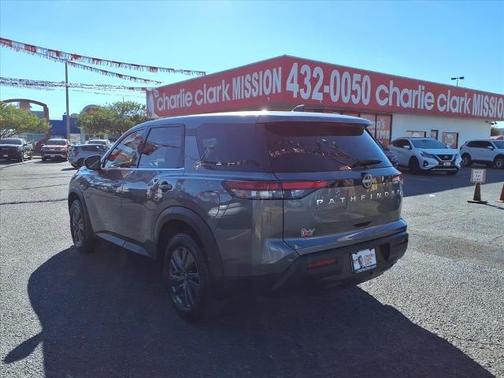2024 Nissan Pathfinder S