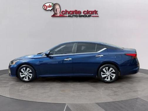 Deep Blue Pearl 2023 Nissan Altima 2.5 S