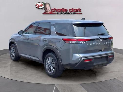 2024 Nissan Pathfinder S