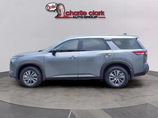 2024 Nissan Pathfinder S