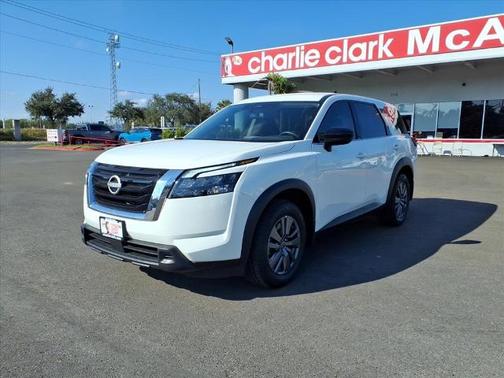 2025 Nissan Pathfinder S