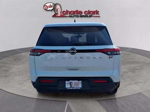 2025 Nissan Pathfinder S