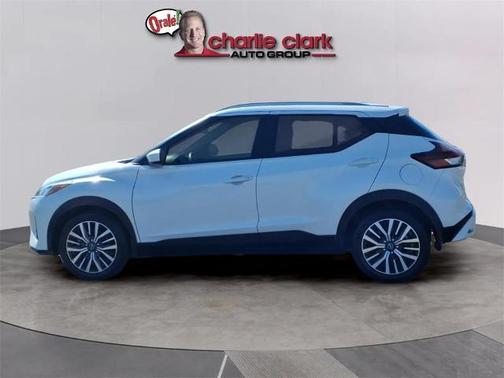2022 Nissan Kicks SV
