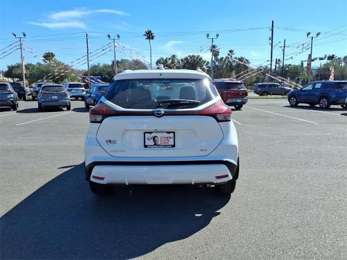 2022 Nissan Kicks SV
