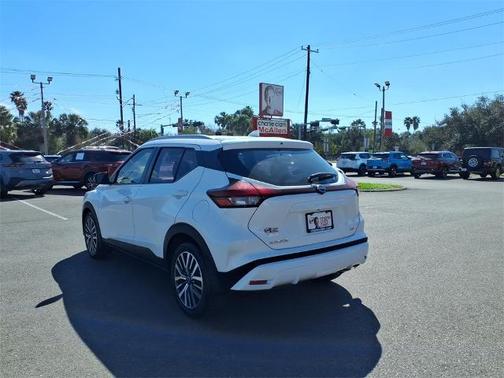 2022 Nissan Kicks SV