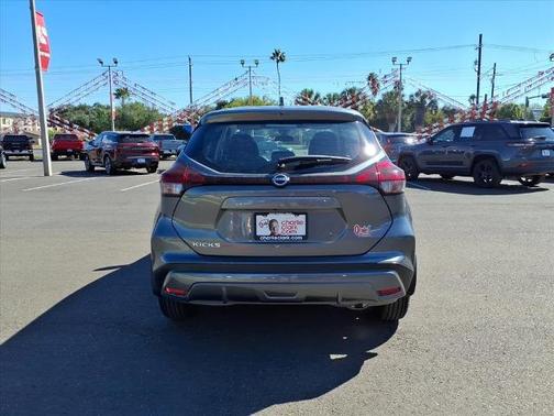 2025 Nissan Kicks S