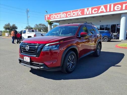 2024 Nissan Pathfinder SV