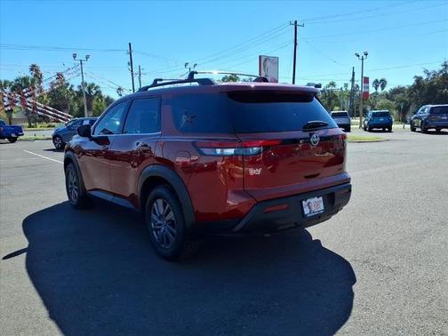 2024 Nissan Pathfinder SV