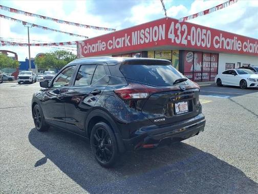 2023 Nissan Kicks SV