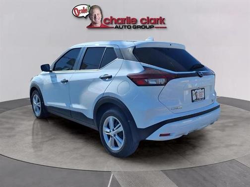 2025 Nissan Kicks S