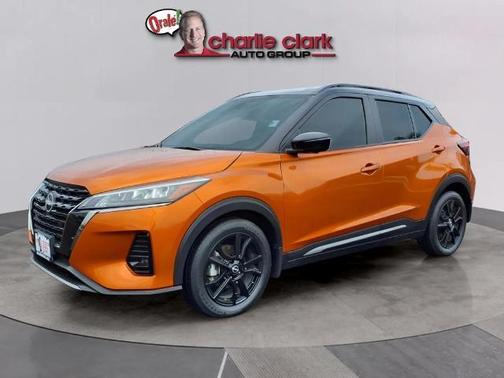 2023 Nissan Kicks SR