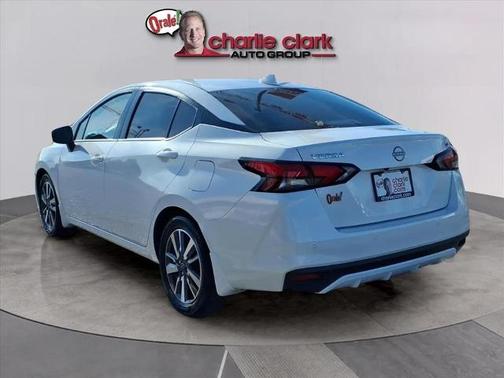 2024 Nissan Versa 1.6 SV