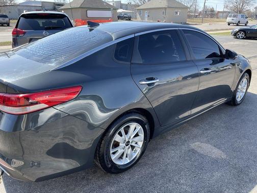 2016 Kia Optima LX