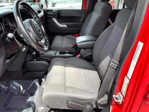 2012 Jeep Wrangler Unlimited Sahara